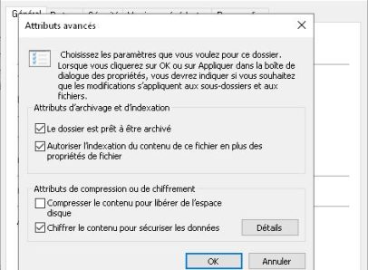 Capture d'écran des propriétés de dossier avec les options avancées ouvertes, montrant comment activer le cryptage EFS pour les fichiers et dossiers.