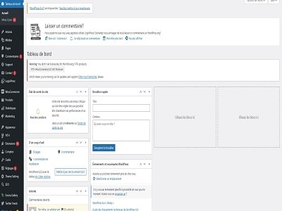 Capture d'écran du tableau de bord de WordPress, affichant le menu de navigation sur la gauche avec toutes les options, la version de WordPress, et les messages système, illustrant son interface utilisateur intuitive et facile à utiliser