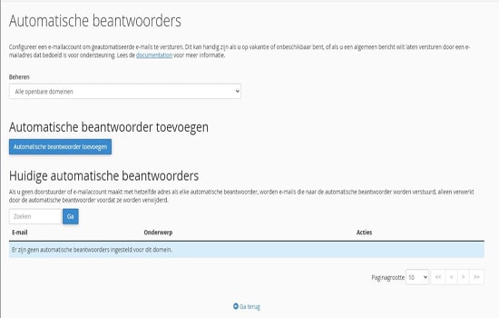 Screenshot van de configuratiepagina voor automatische antwoorden in cPanel, toont de optie om een nieuw automatisch antwoord toe te voegen en de lijst met reeds geconfigureerde antwoorden.