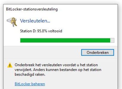 Schermafbeelding van de BitLocker-interface die het encryptievoortgangspercentage van de schijf toont voor efficiënt encryptiebeheer.